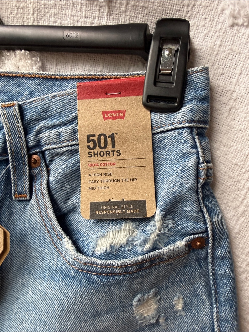 Levi's light blue distressed denim shorts - Picture 2 of 4